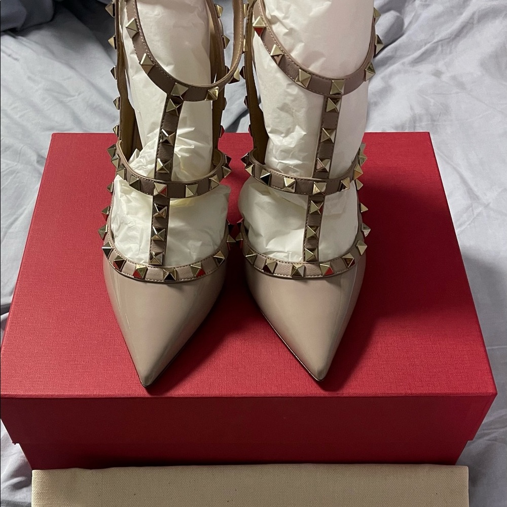 NIB Valentino Heels - Box, dustbag, receipt included